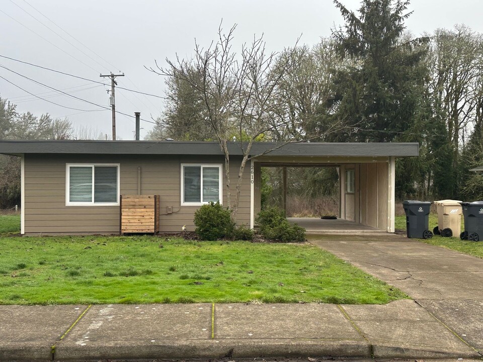 2610 SW Morris Ave in Corvallis, OR - Building Photo