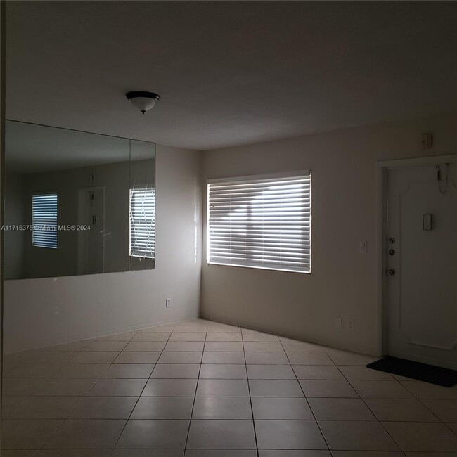 1450 Atlantic Shores Blvd in Hallandale Beach, FL - Building Photo - Building Photo