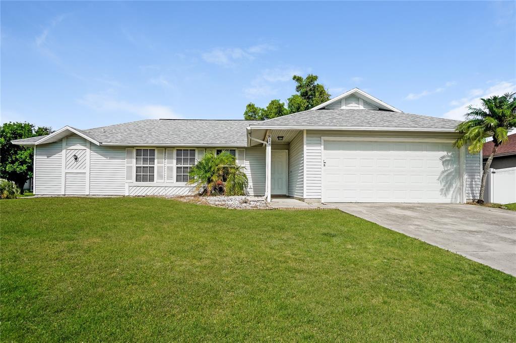 814 SW 10th Pl in Cape Coral, FL - Building Photo