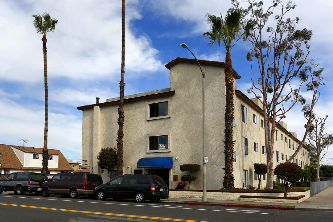 McDonald Apartments in Wilmington, CA - Building Photo