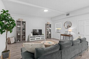 4255 Wee St in Mount Dora, FL - Building Photo