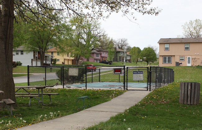 Tiblow Village in Bonner Springs, KS - Building Photo - Other