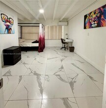 2450 Garfield St in Hollywood, FL - Building Photo - Building Photo