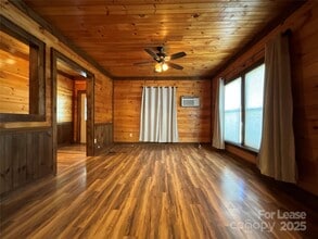 312 Bruce Ave in Mooresville, NC - Building Photo - Building Photo