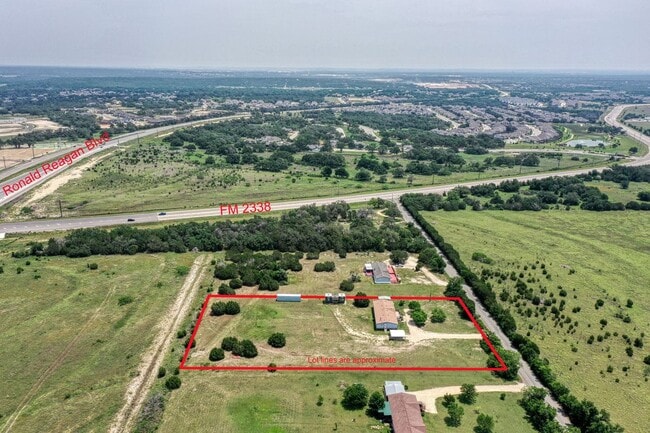 132 Co Rd 247 in Georgetown, TX - Building Photo - Building Photo