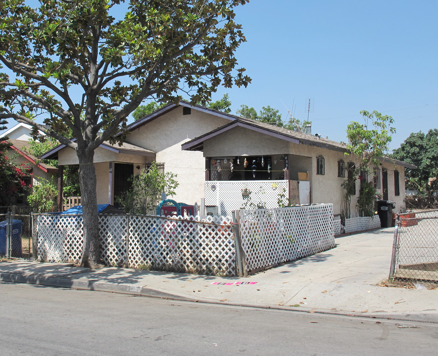 609 S La Verne Ave in Los Angeles, CA - Foto de edificio