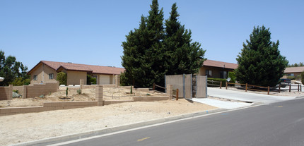 The Haven in Apple Valley, CA - Foto de edificio - Building Photo