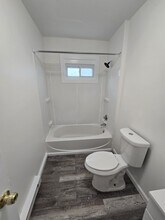 92 Twiss St, Unit 1 in Meriden, CT - Foto de edificio - Building Photo