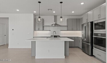 8018 W Griswold Rd in Peoria, AZ - Building Photo - Building Photo