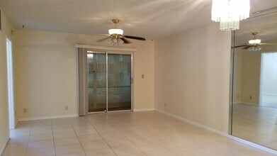 257 S Cypress Rd in Pompano Beach, FL - Building Photo - Building Photo