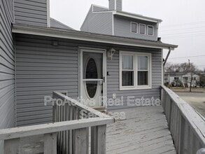 1326 W Ocean View Ave in Norfolk, VA - Building Photo - Building Photo