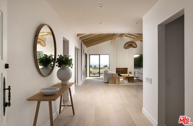 20374 Seaboard Rd in Malibu, CA - Building Photo - Building Photo