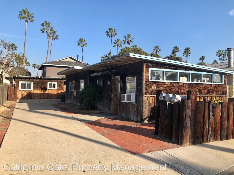 2457 Pierpont Blvd in Ventura, CA - Building Photo