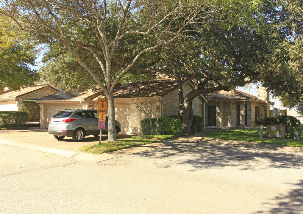 Retama Garden Homes in Lakeway, TX - Building Photo