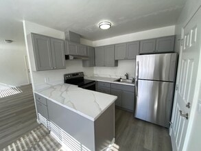 284-286 Junipero Ave in Pacific Grove, CA - Building Photo - Building Photo