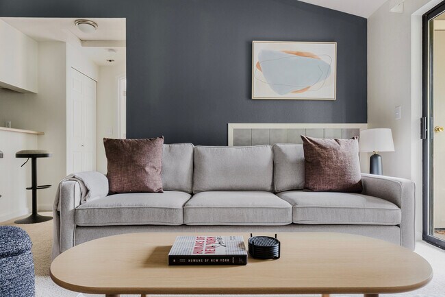 15606 NE 40th St in Redmond, WA - Building Photo - Building Photo