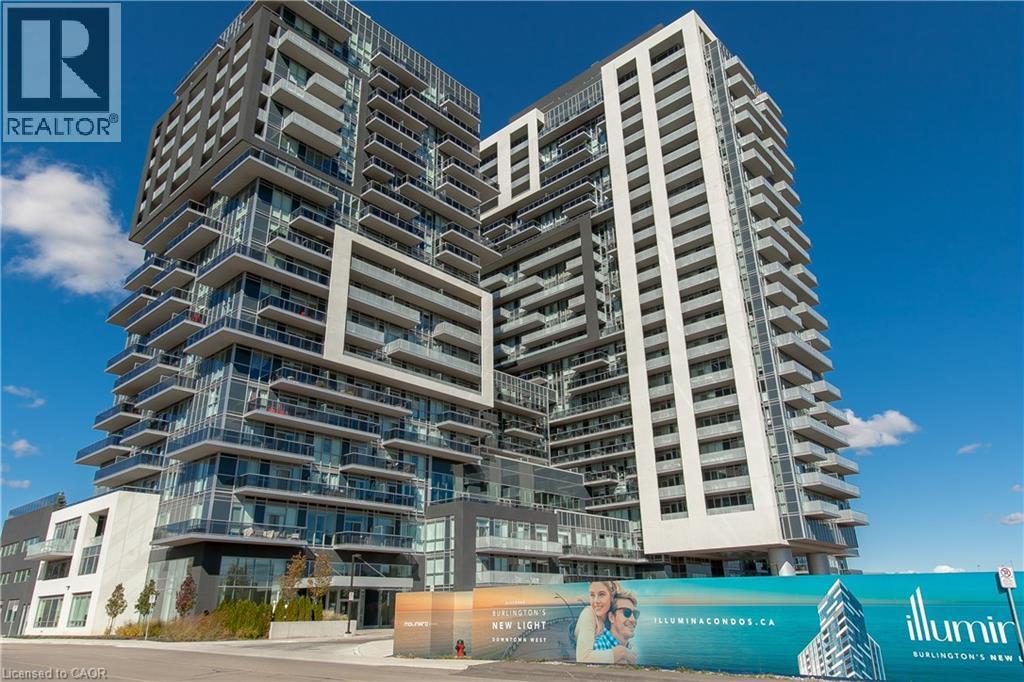 2087 Fairview St in Burlington, ON - Building Photo