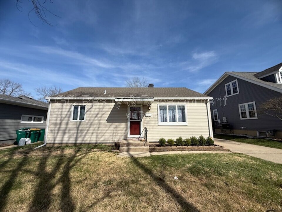 1202 Cleveland St in Lockport, IL - Building Photo