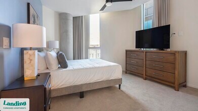 143 E Commerce St, Unit 703 in San Antonio, TX - Building Photo - Building Photo