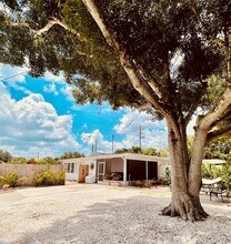 828 S Tuttle Ave in Sarasota, FL - Building Photo - Building Photo