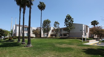 Coronado Terrace Apartments in San Diego, CA - Building Photo