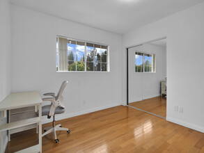 10601 Kurt St in Sylmar, CA - Building Photo - Building Photo