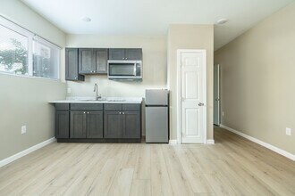 104 S 51st St in Philadelphia, PA - Foto de edificio - Building Photo