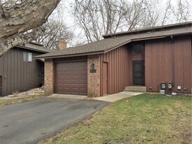 6936 Unity Ave N in Brooklyn Center, MN - Building Photo
