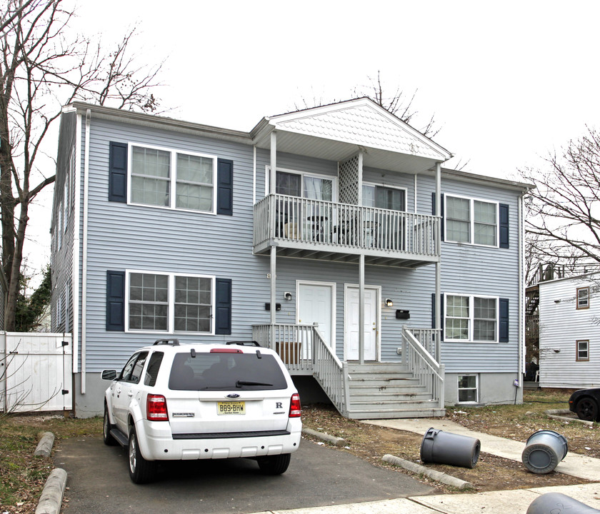 80 Guilden St in New Brunswick, NJ - Building Photo