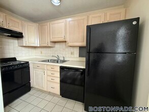 125 Trapelo Rd in Belmont, MA - Building Photo - Building Photo