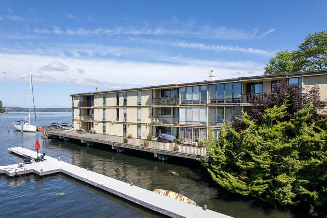 Yarrow Bay in Kirkland, WA - Building Photo - Building Photo