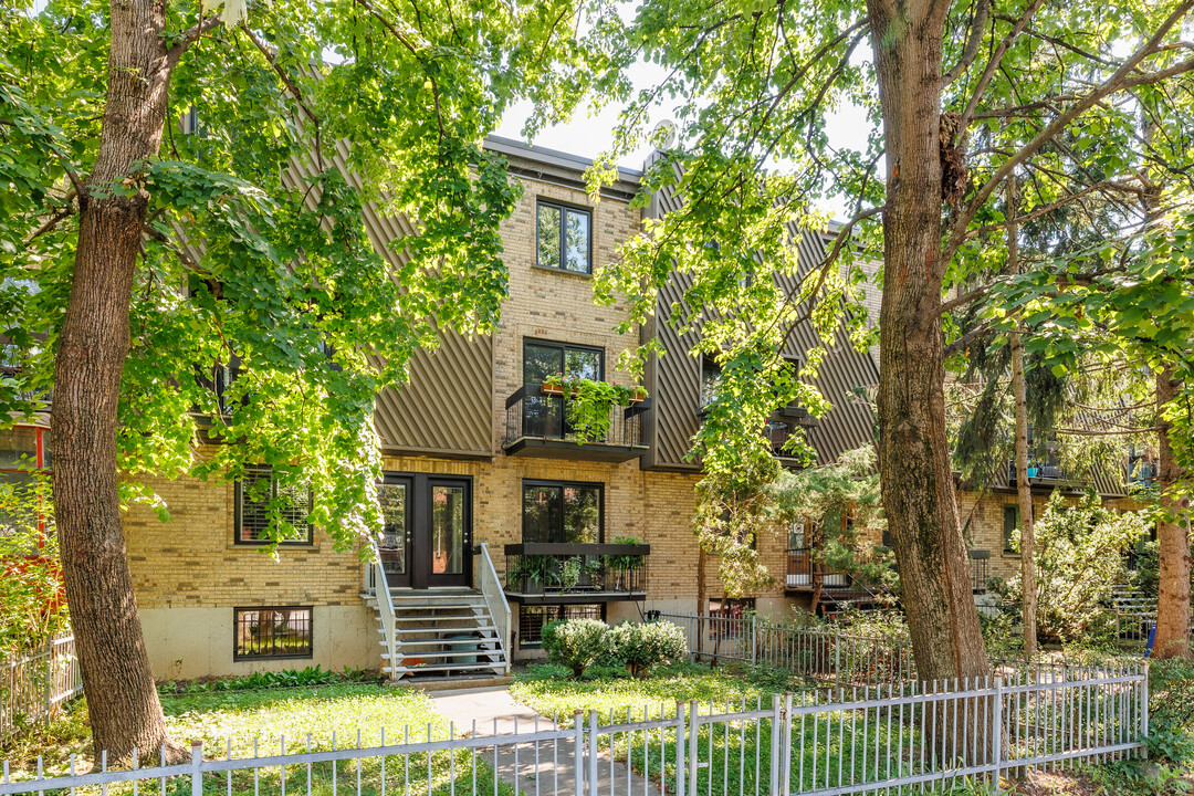 2332 Saint-Jacques Rue in Montréal, QC - Building Photo