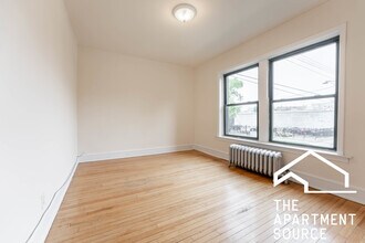 2338 N Spaulding Ave in Chicago, IL - Building Photo - Building Photo