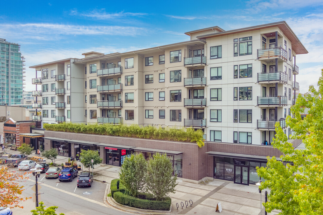 First Street West in North Vancouver, BC - Building Photo