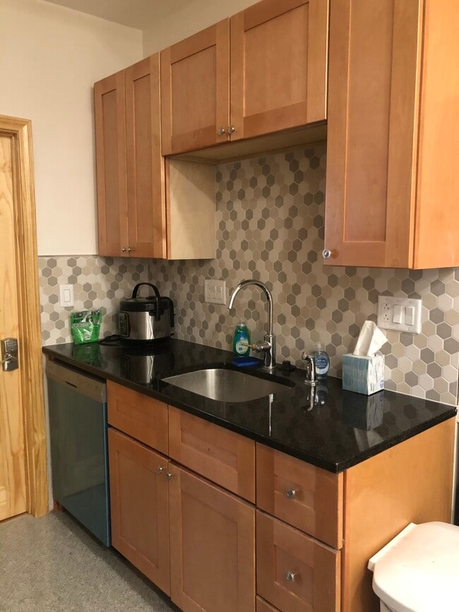 20 Winthrop St, Unit 1