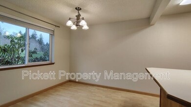 20026 Vikings Crest NE in Poulsbo, WA - Building Photo - Building Photo