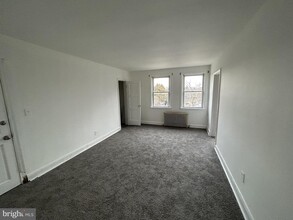 5626 Midwood Ave, Unit 2 in Baltimore, MD - Building Photo - Building Photo