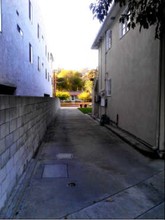 1714-1718 E Chevy Chase Dr in Glendale, CA - Foto de edificio - Building Photo