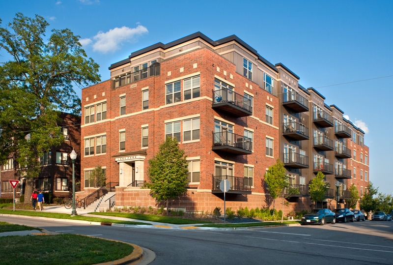 Lake Park in Madison, WI - Building Photo