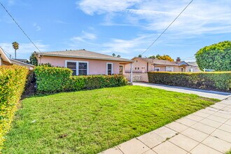 4749 Choctaw Dr in San Diego, CA - Building Photo - Building Photo