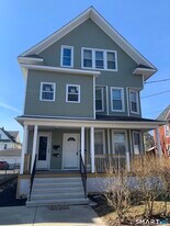 205 French St in Bridgeport, CT - Building Photo