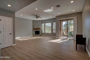 16420 N Thompson Peak Pkwy in Scottsdale, AZ - Building Photo