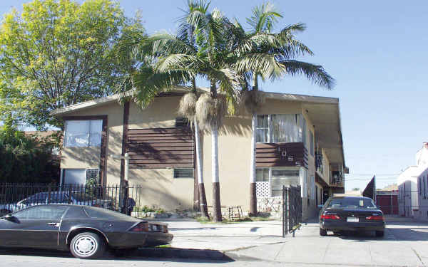 1065 S Norton Ave in Los Angeles, CA - Foto de edificio