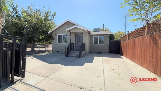 property at 921 Wood St