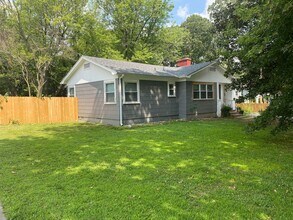 805 S Oak Grove Ave in Springfield, MO - Building Photo - Building Photo