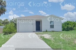 17360 Shirley Ave in Port Charlotte, FL - Building Photo