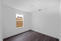 8125 Laura Koppe Rd in Houston, TX - Building Photo - Building Photo