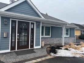35 Atlantic Ave in Manasquan, NJ - Building Photo