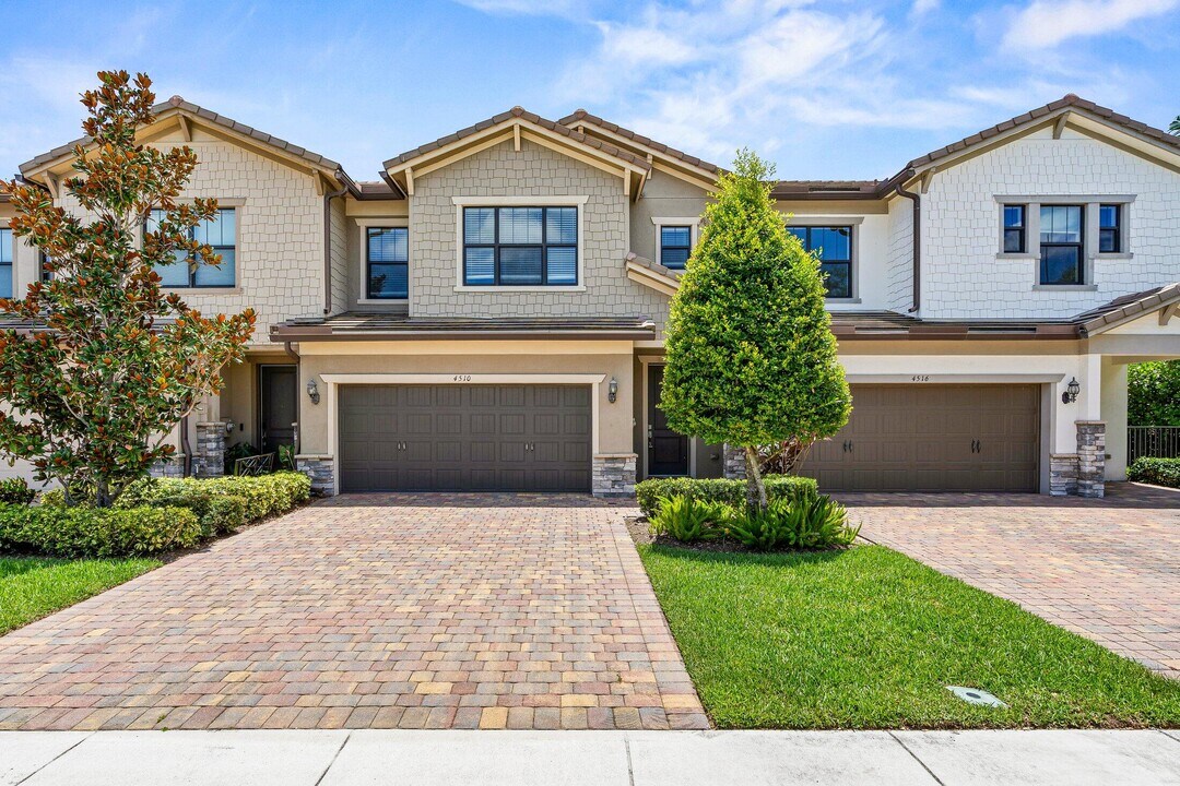 4510 Eventing St in Wellington, FL - Building Photo