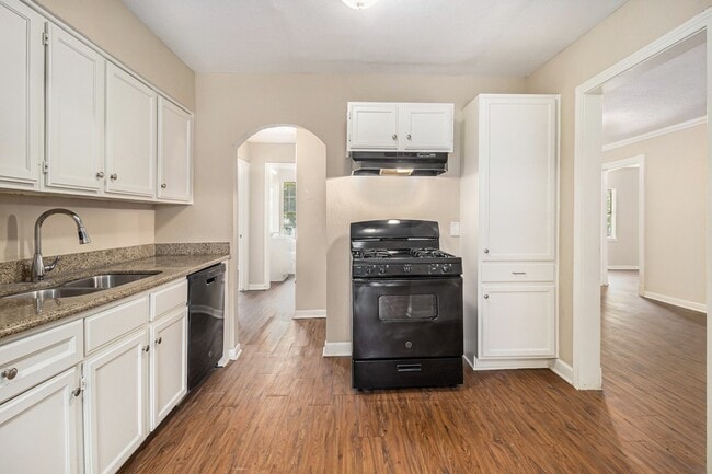 property at 5235 Kingsbury St